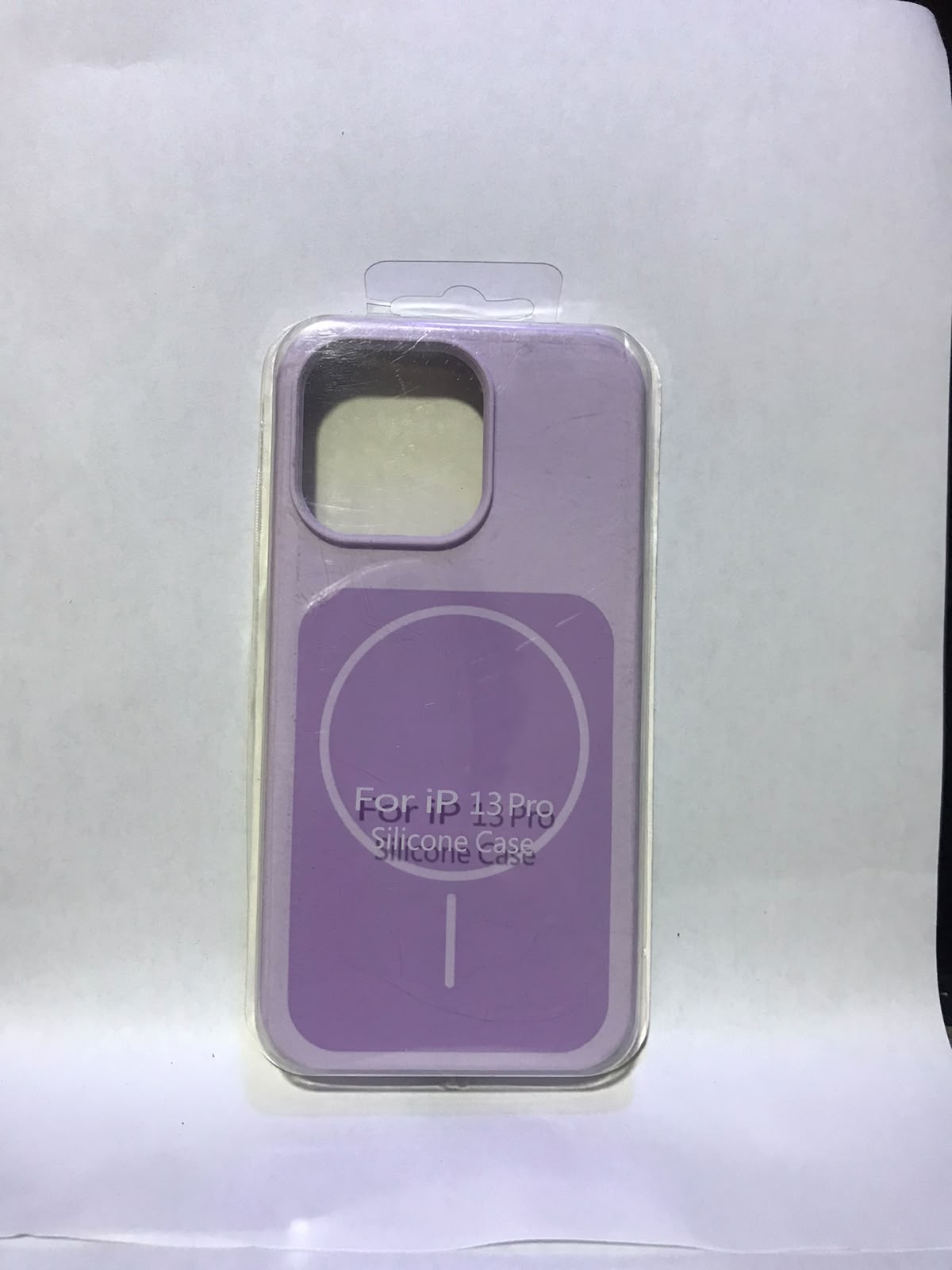 Cover iPhone 13 normal — morado lila